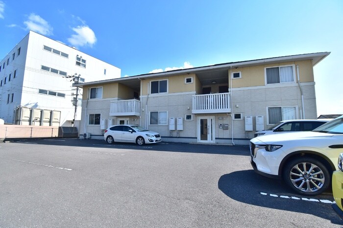 物件外観写真1　(建物外観)