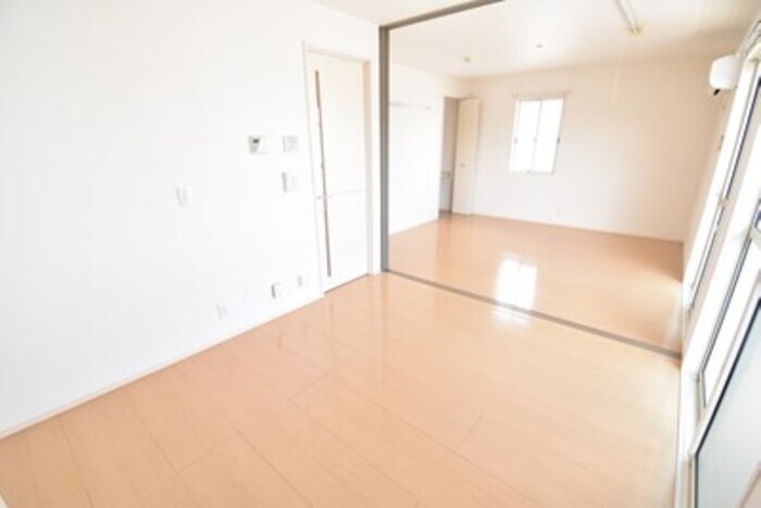 物件内観写真8　(ＤＫ６帖～南洋室８帖)