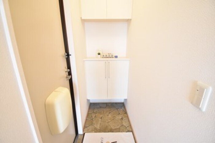 物件内観写真15　(玄関)