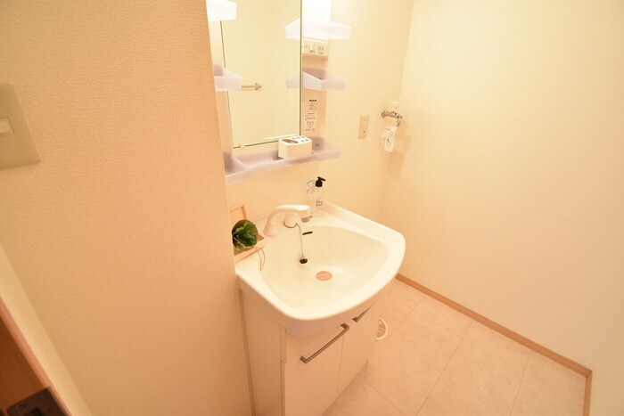 物件内観写真8　(洗髪洗面化粧台)