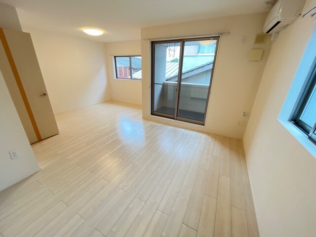 物件内観写真8　(リビング)