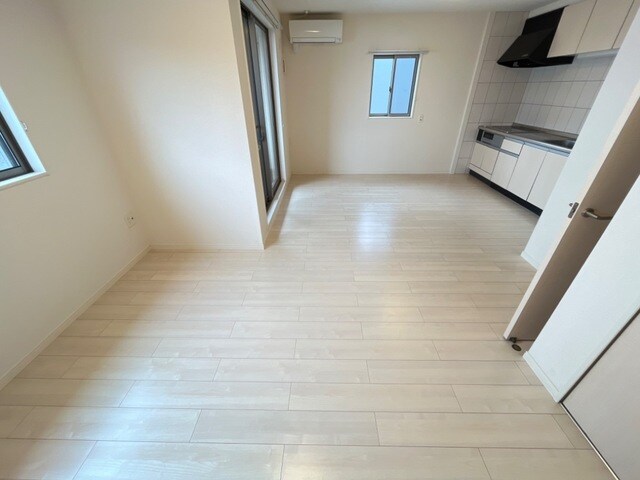 物件内観写真11　(リビング)