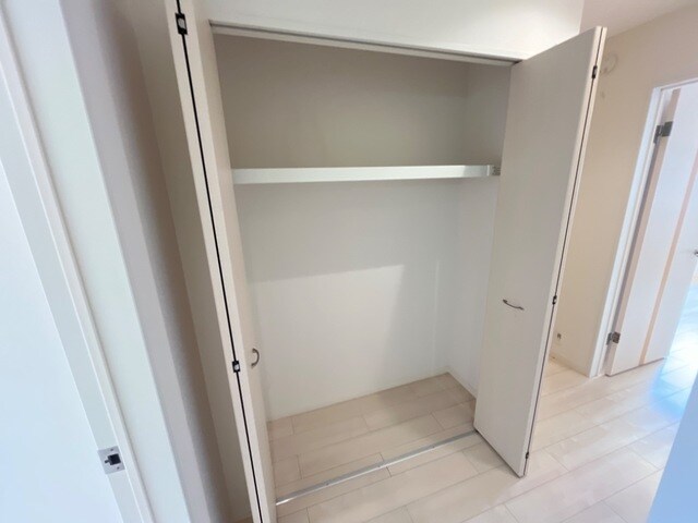 物件内観写真17　(廊下収納)