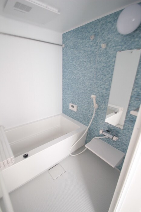 物件内観写真4　(ユニットバス)