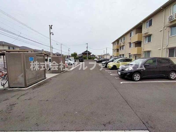 駐車場(駐車場)