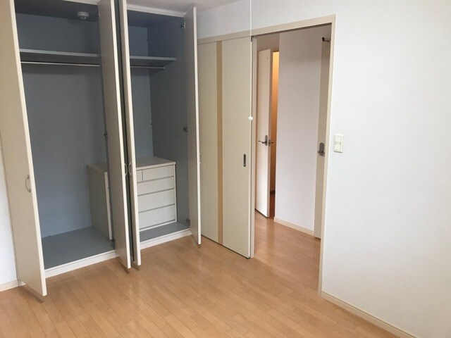 物件内観写真13　(洋室)