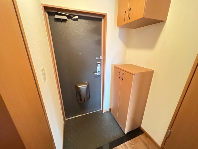 物件内観写真10　(玄関)