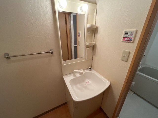 物件内観写真6　(洗髪洗面化粧台)