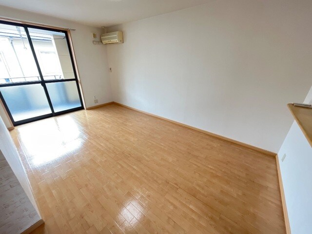 物件内観写真8　(リビング)