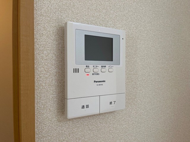 物件内観写真16　(カメラ付インターホン)