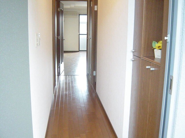 物件内観写真13　(廊下)