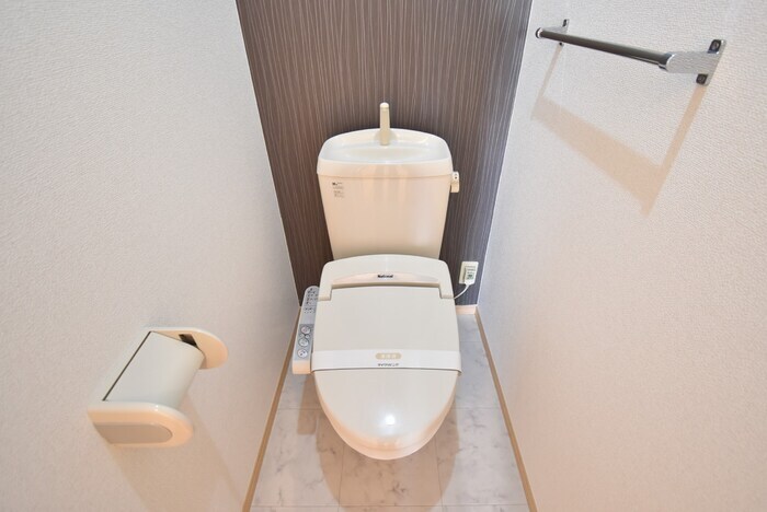 物件内観写真7　(温水洗浄暖房便座)