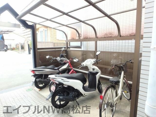 物件内観写真17　(駐輪場)