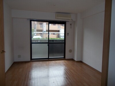 物件内観写真8　(居室・リビング)