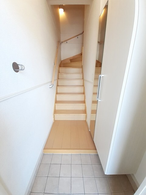 物件内観写真11　(玄関)