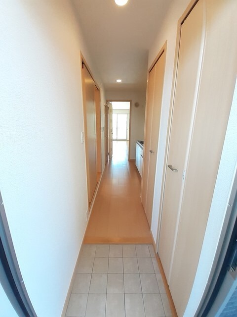 物件内観写真12　(玄関)