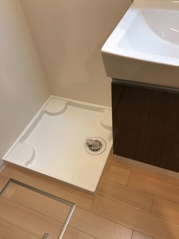 物件内観写真14　(洗濯機置場)