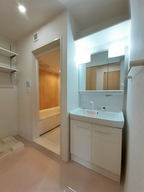 物件内観写真6　(洗面所)