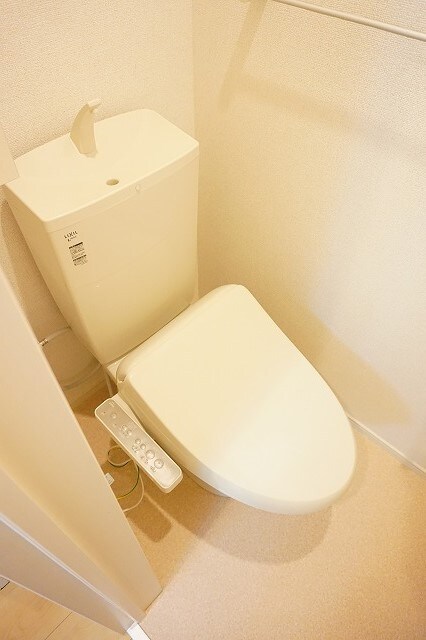 物件内観写真8　(トイレ)