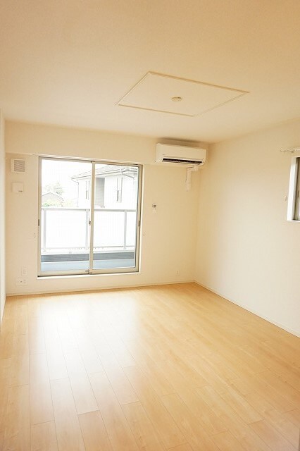 物件内観写真9　(居室・リビング)