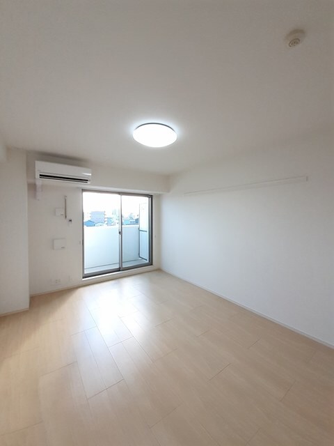 物件内観写真8　(居室・リビング)