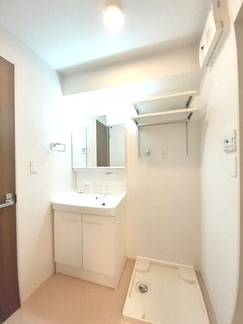 物件内観写真5　(洗面所)