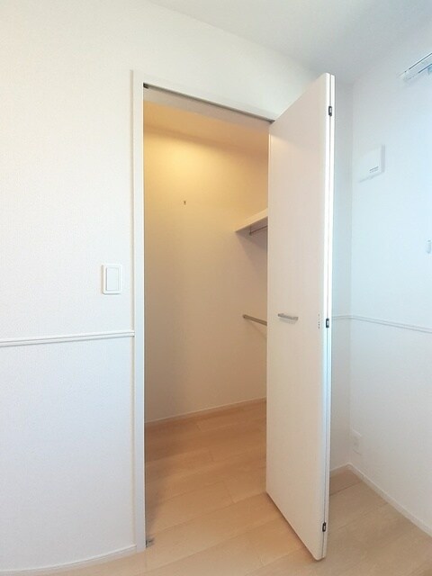 物件内観写真10　(収納)