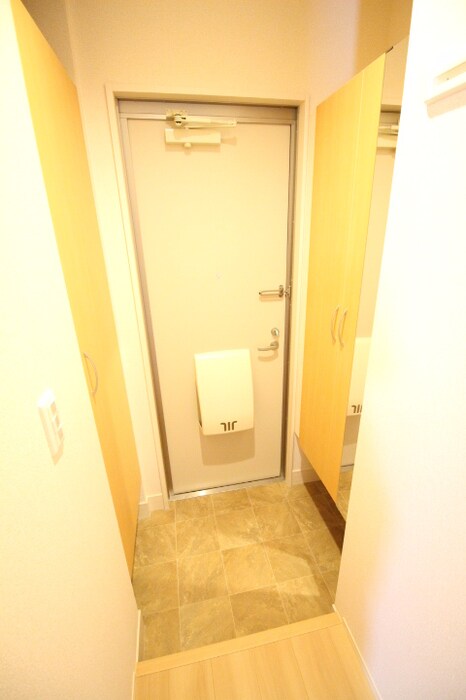 物件内観写真11　(玄関（トールタイプシューズボックス）)
