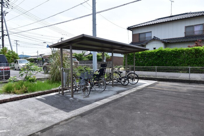 物件内観写真17　(駐輪場)