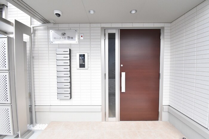 物件外観写真5　(エントランス)