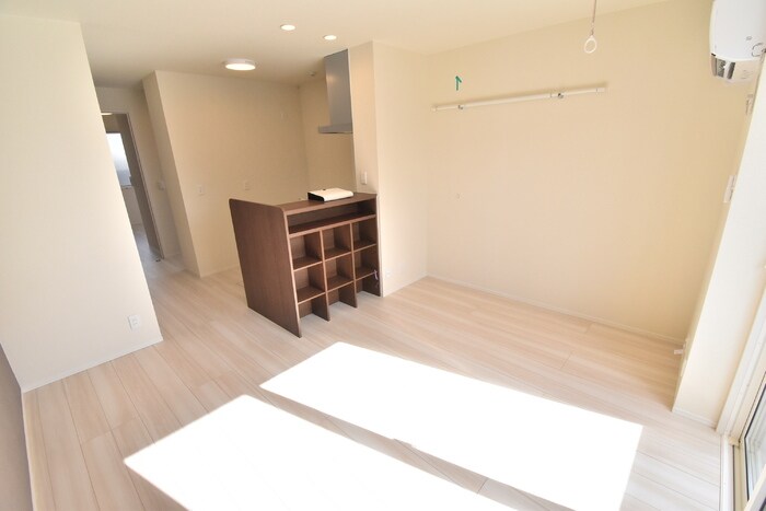 物件内観写真10　(居室・リビング)