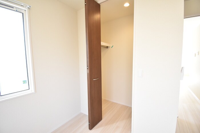 物件内観写真13　(収納)