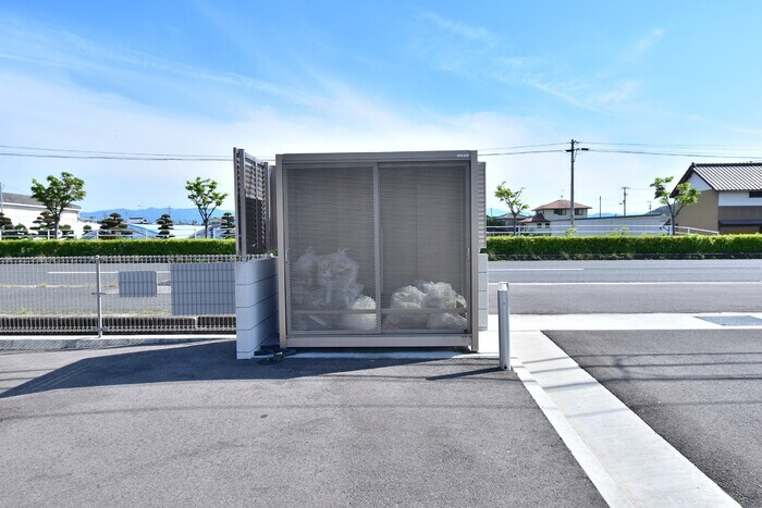 物件内観写真23　(ゴミ置場)