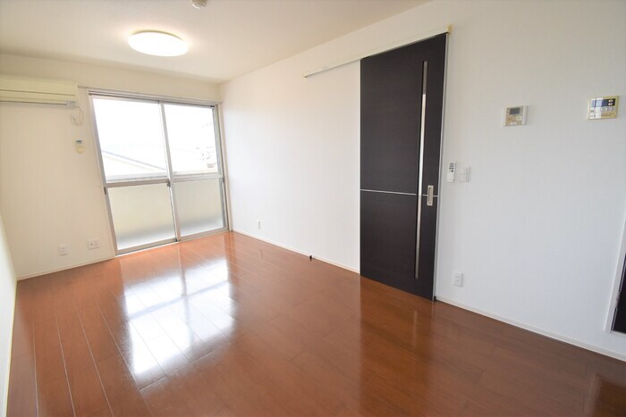 物件内観写真7　(ＬＤＫ１２帖)