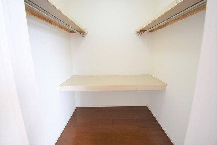 物件内観写真11　(ウォークインクローゼット)