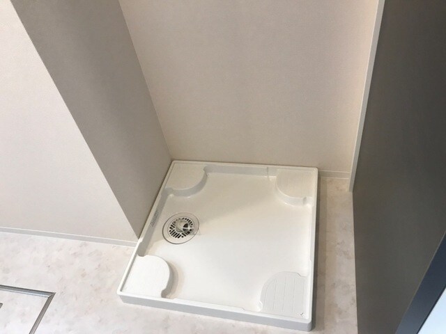 物件内観写真10　(洗濯機置場)