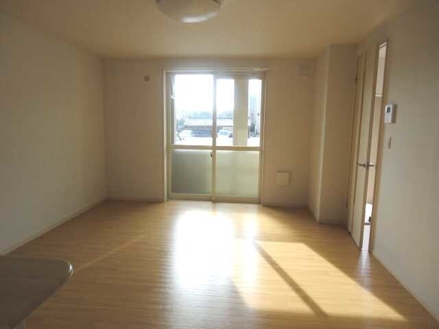 物件内観写真3　(リビング)