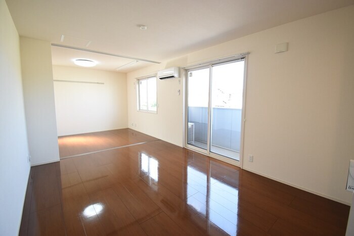 物件内観写真5　(ＬＤＫ１１．８帖～洋室６．１帖)