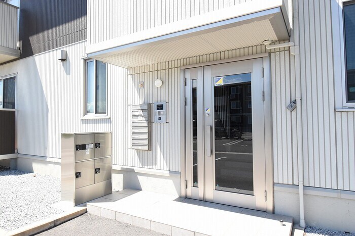 物件外観写真4　(エントランス)