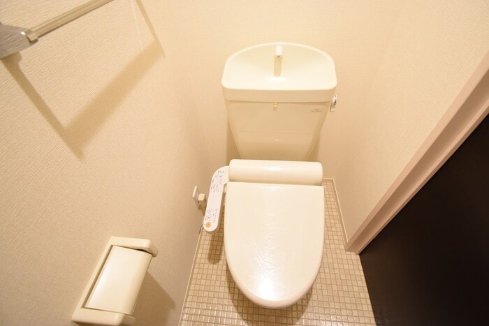 物件内観写真9　(温水洗浄暖房便座)