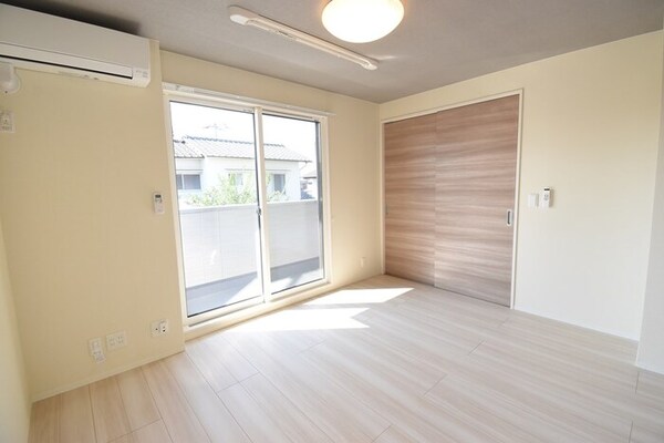 居室(ＬＤＫ１１．２帖)