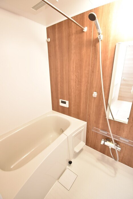 物件内観写真4　(ユニットバス（追い焚き機能付き）)