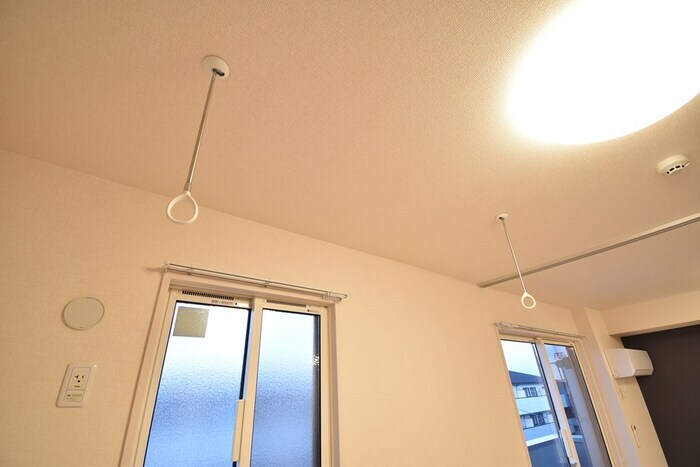 物件内観写真14　(室内物干し金物)