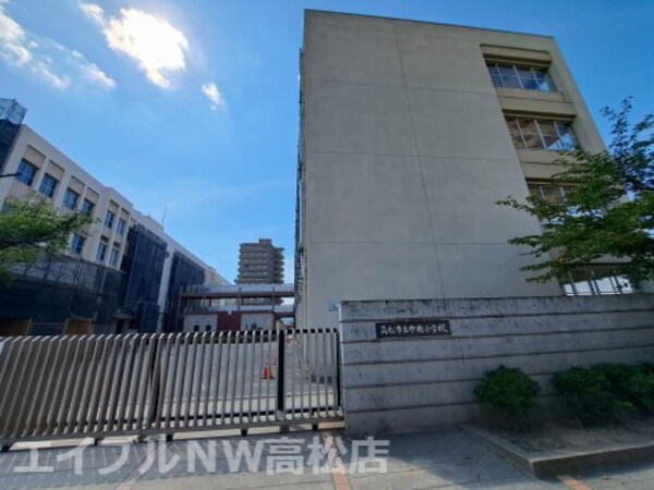 周辺環境(高松市立太田中学校 1365m)