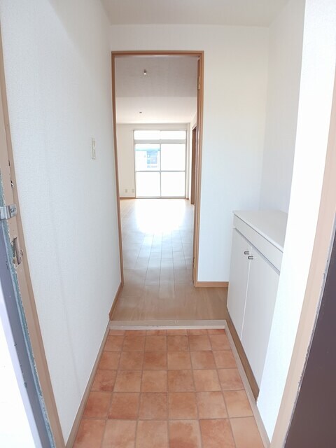 物件内観写真10　(玄関)