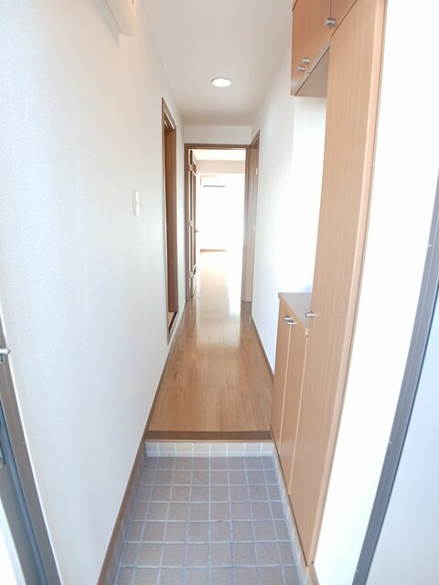 物件内観写真12　(玄関)