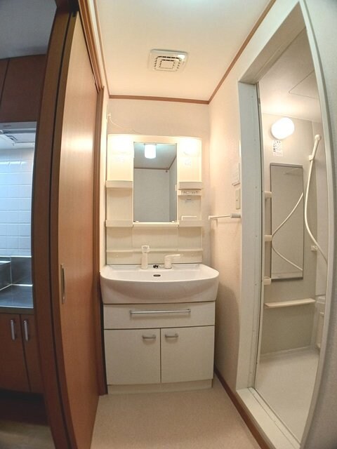 物件内観写真6　(洗面所)