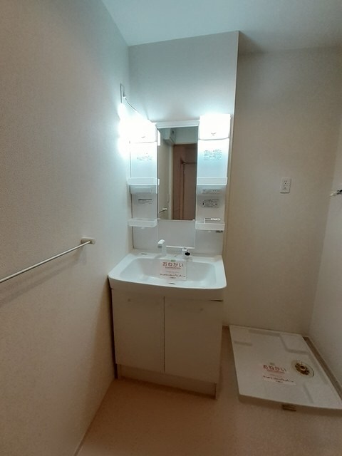 物件内観写真6　(洗面所)