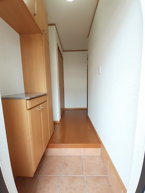 物件内観写真8　(玄関)