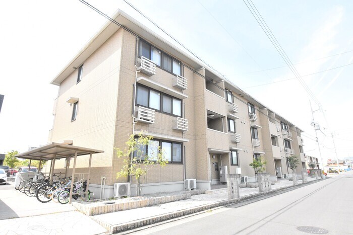 物件外観写真1　(建物外観)